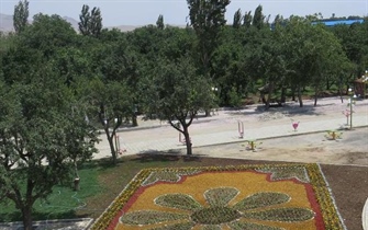 عملیات کاشت مرحله دوم گل در سطح مناطق پنجگانه،توسط سازمان پارک ها و فضای سبز شهرداری ارومیه