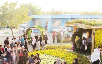 حضور مستمر و پر ثمر سازمان پارک ها و فضای سبز شهرداری ارومیه در چهارمین جشنواره انگور در دهکده ساحلی چی چست