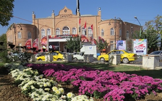 کاشت گل های پاییزه در سطح شهر توسط سازمان پارک ها و فضای سبز شهرداری ارومیه